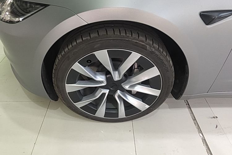 Tesla Model 3 2024 car image #9