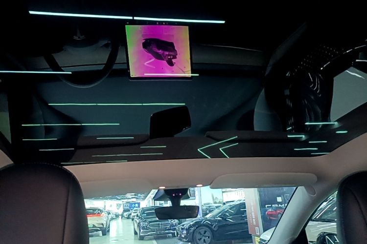 Tesla Model Y 2022 immagine di auto #18