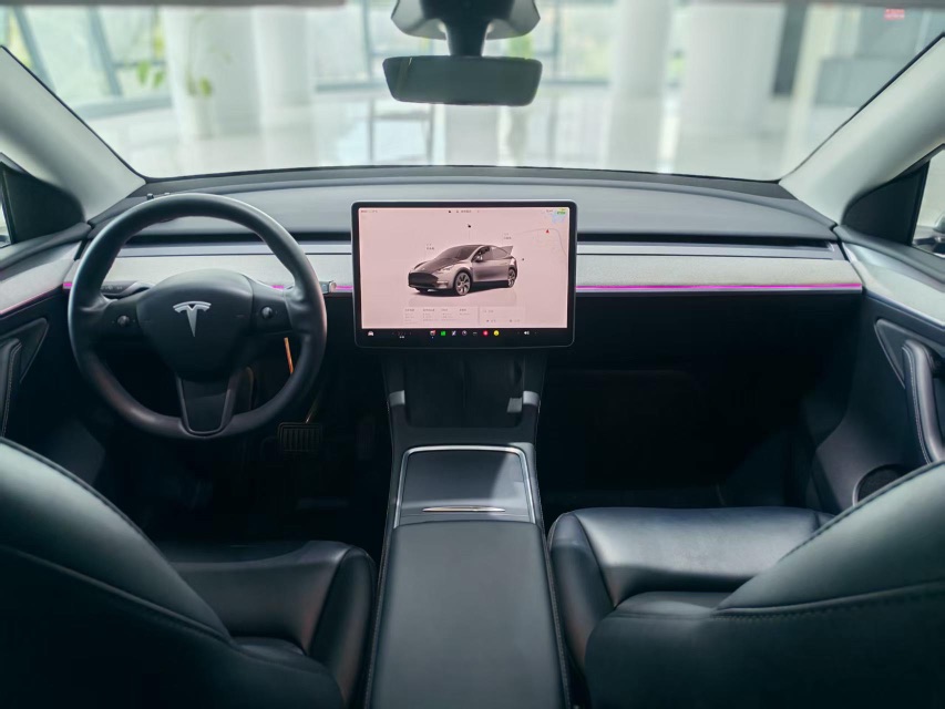 Tesla Model Y 2024 #6 Tesla Model Y 2024 car image #6