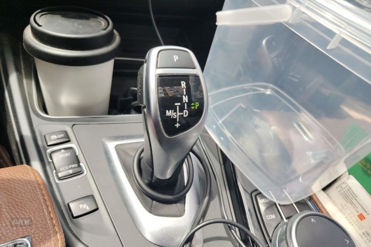 BMW 3 Series 2018 #16 BMW 3 Series 2018 car image #16