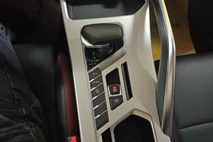GEELY Coolray 2021 #14 GEELY Coolray 2021 car image #14