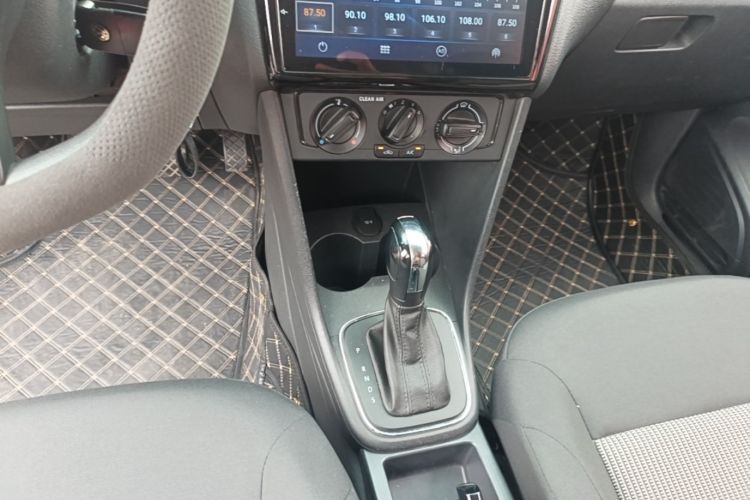 Volkswagen Polo 2019 #14 Volkswagen Polo 2019 car image #14