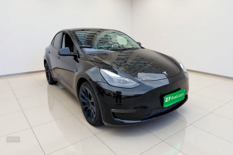 Tesla Model Y 2023 car image #4