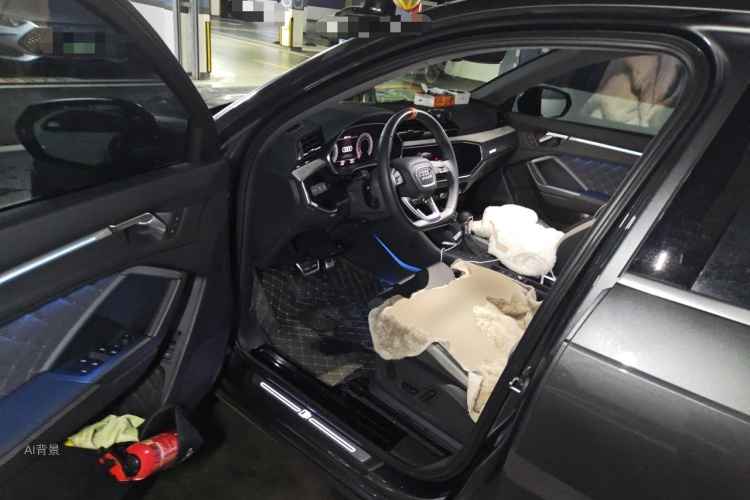 Audi Q3 2025 car image #18