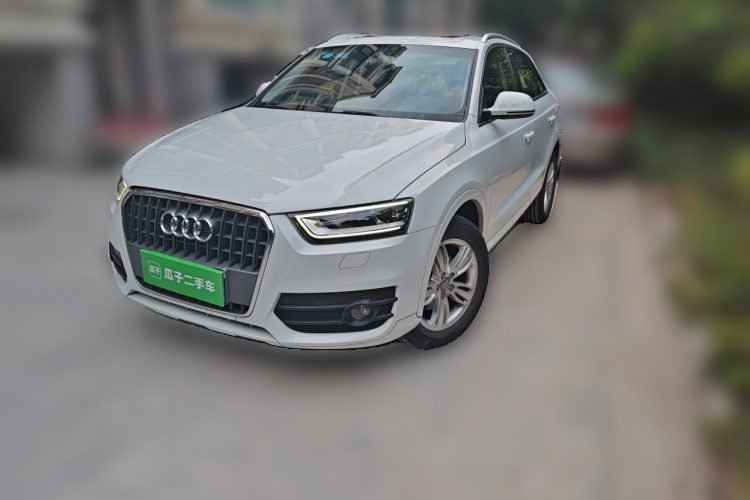 Audi Q3 2014 car image #2