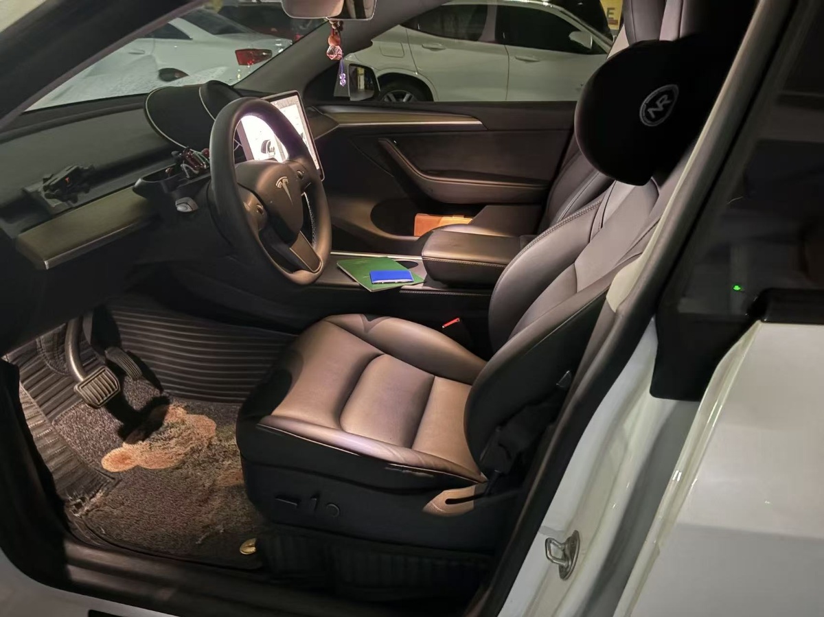 Tesla Model Y 2023 #4 Tesla Model Y 2023 car image #4
