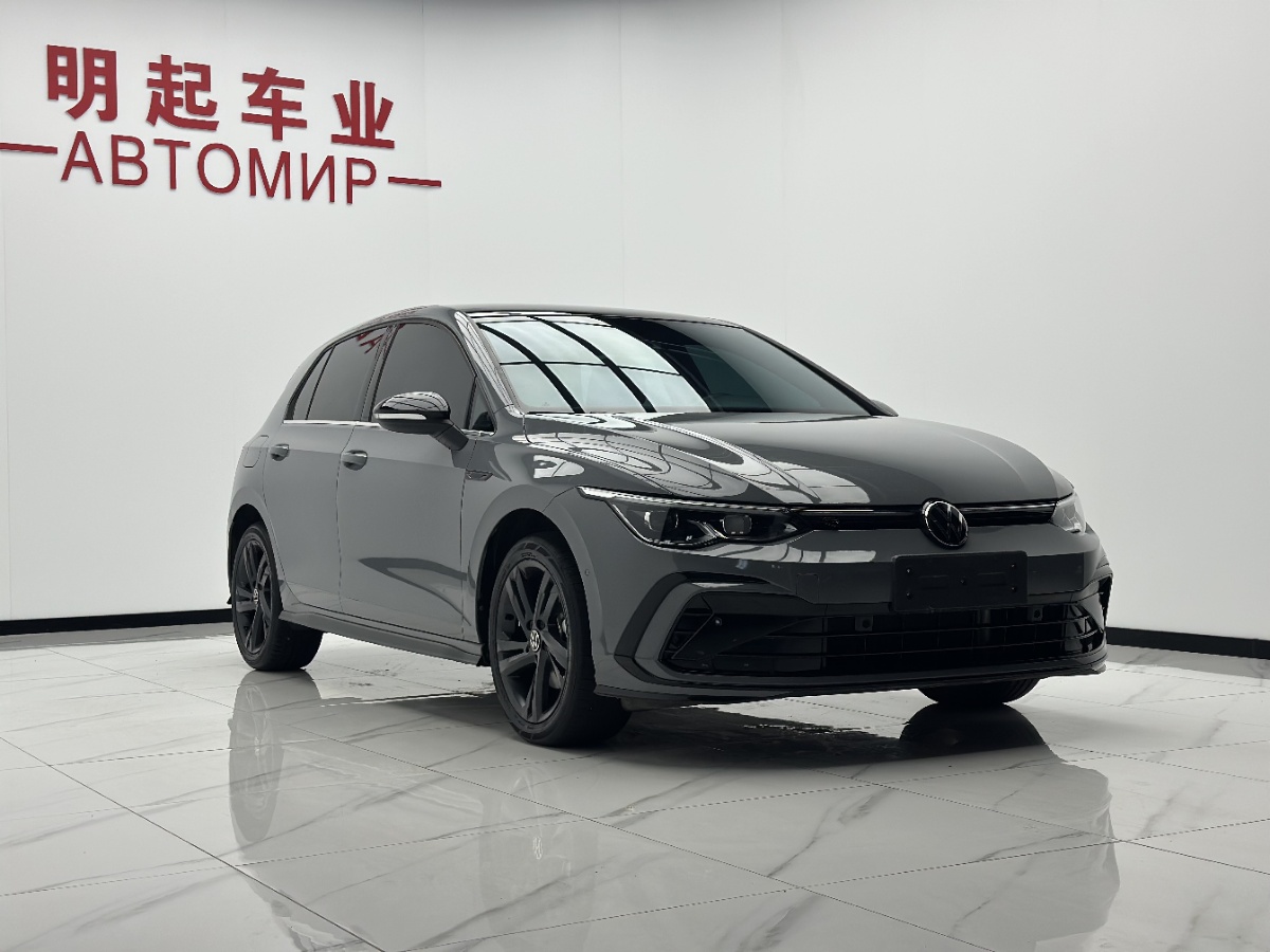 Volkswagen Golf 2023 car image #3