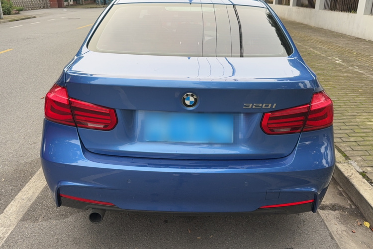 BMW 3 Series 2018 #9 BMW 3 Series 2018 car image #9