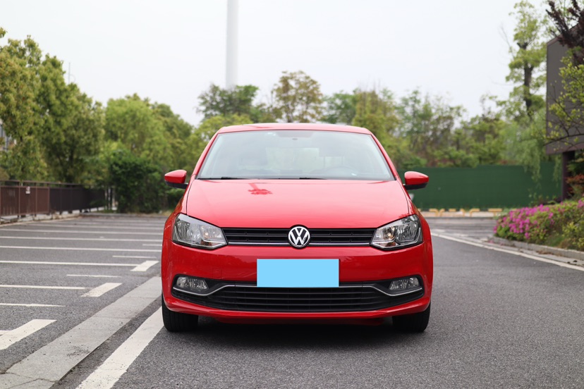 Volkswagen Polo 2018 car image #2