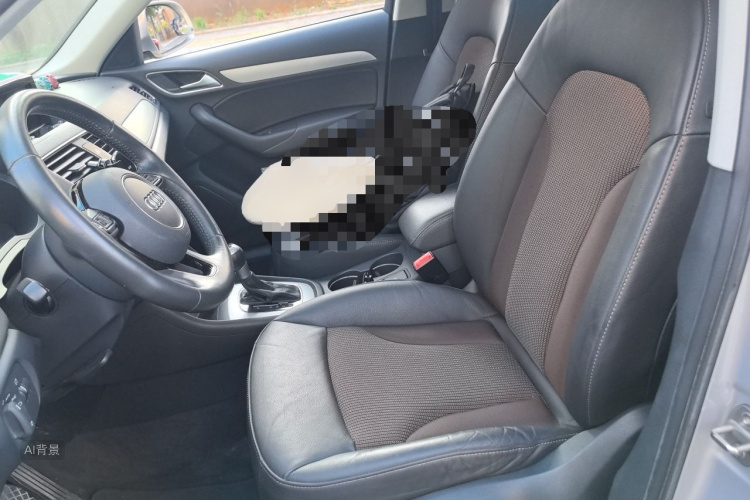 Audi Q3 2019 car image #17