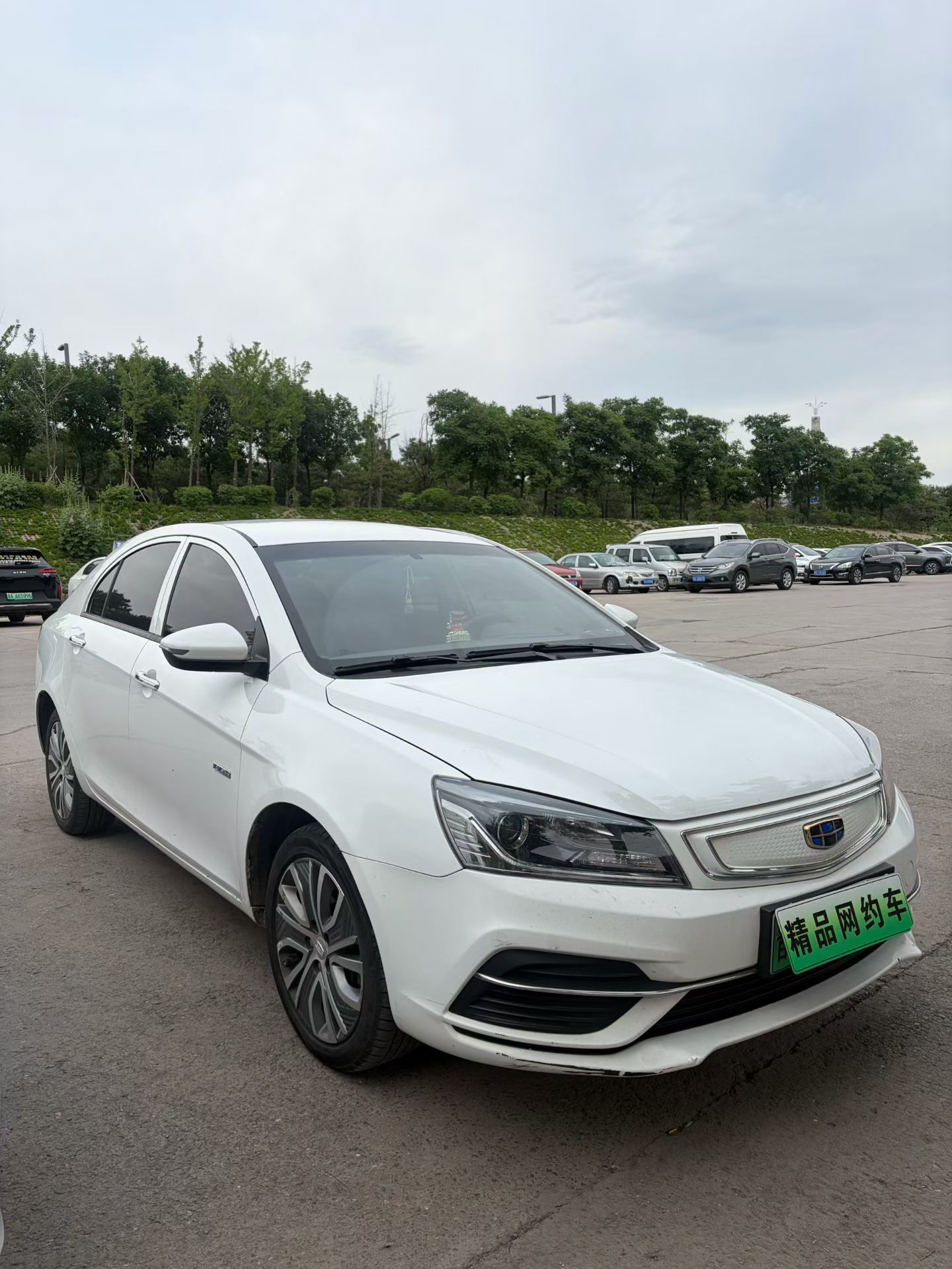 GEELY Emgrand New Energy 2019 car image #3