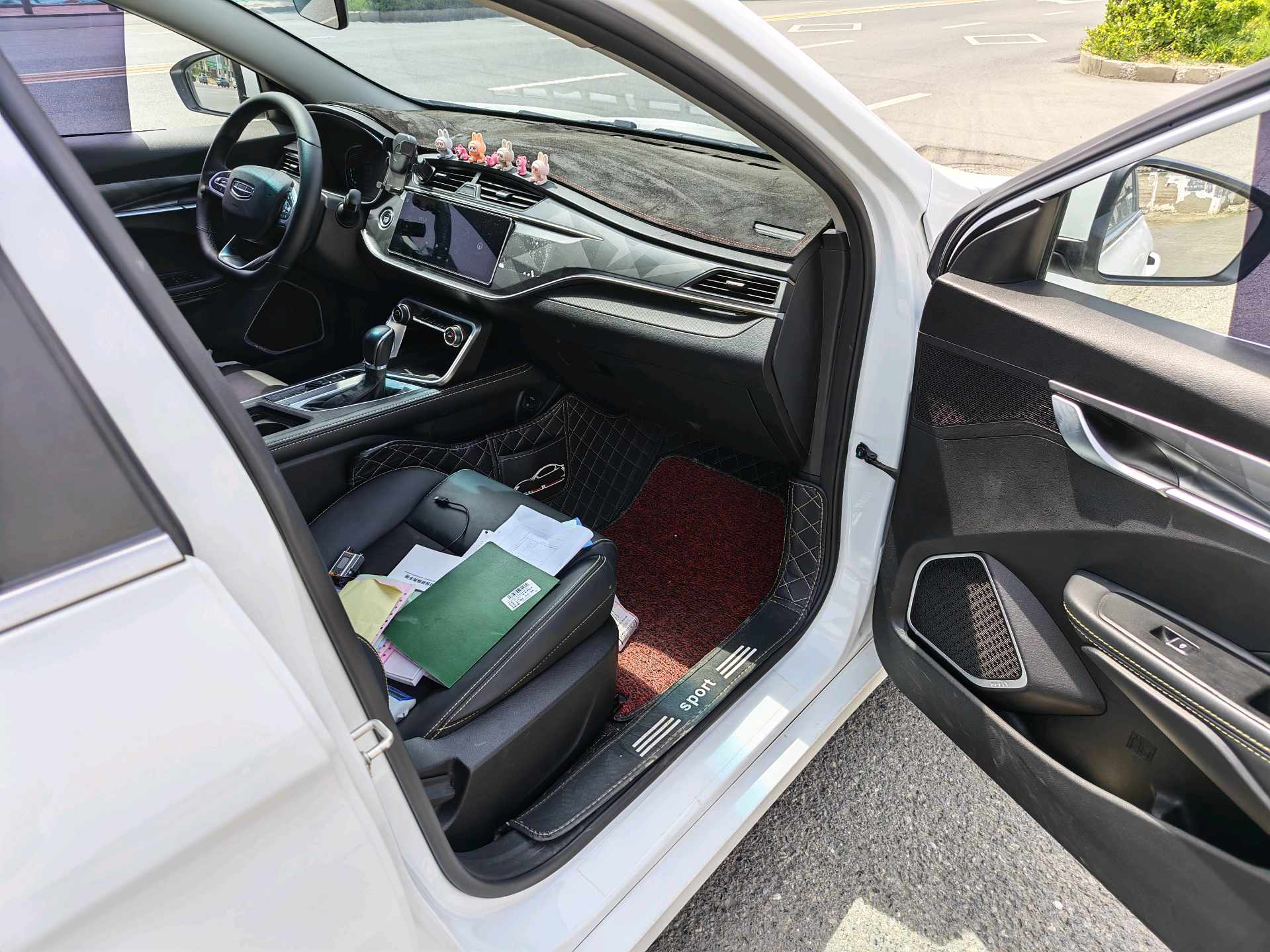 GEELY Binray 2022 car image #7