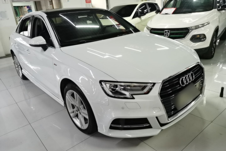 Audi A3 2018 car image #4