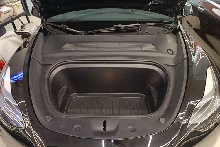Tesla Model Y 2023 #20 Tesla Model Y 2023 car image #20