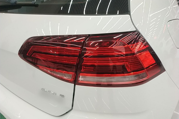 Volkswagen Golf 2019 car image #8