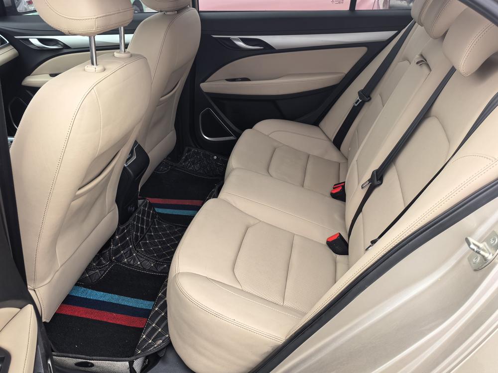 GEELY Emgrand 2019 #11 GEELY Emgrand 2019 imagem de carro #11