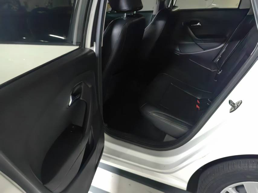 Volkswagen Polo 2018 car image #5
