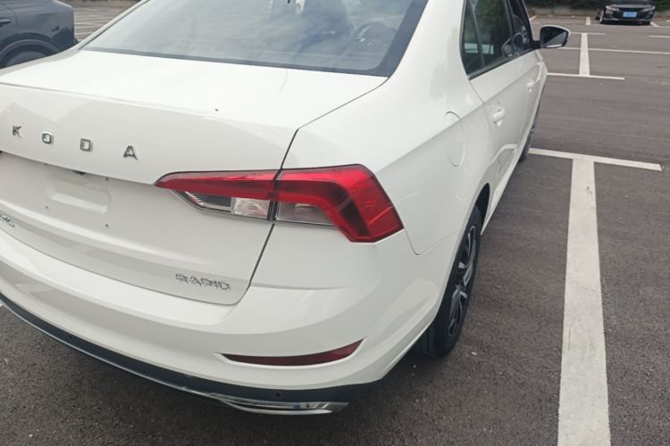 Skoda Rapid 2021 car image #8