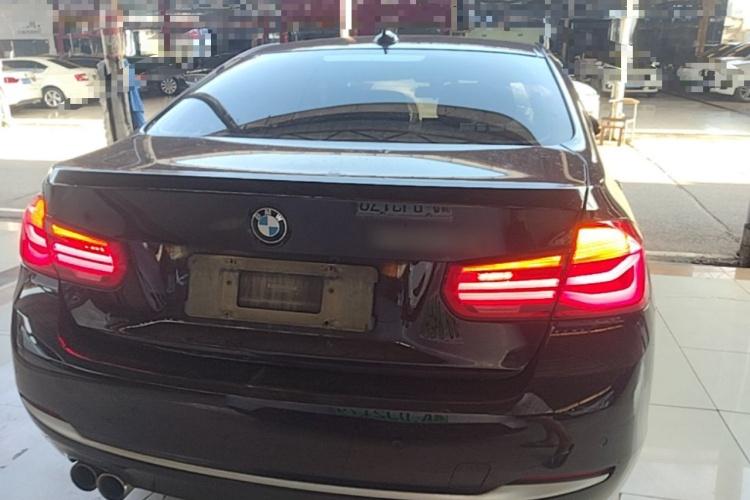 BMW 3 Series 2018 car image #6
