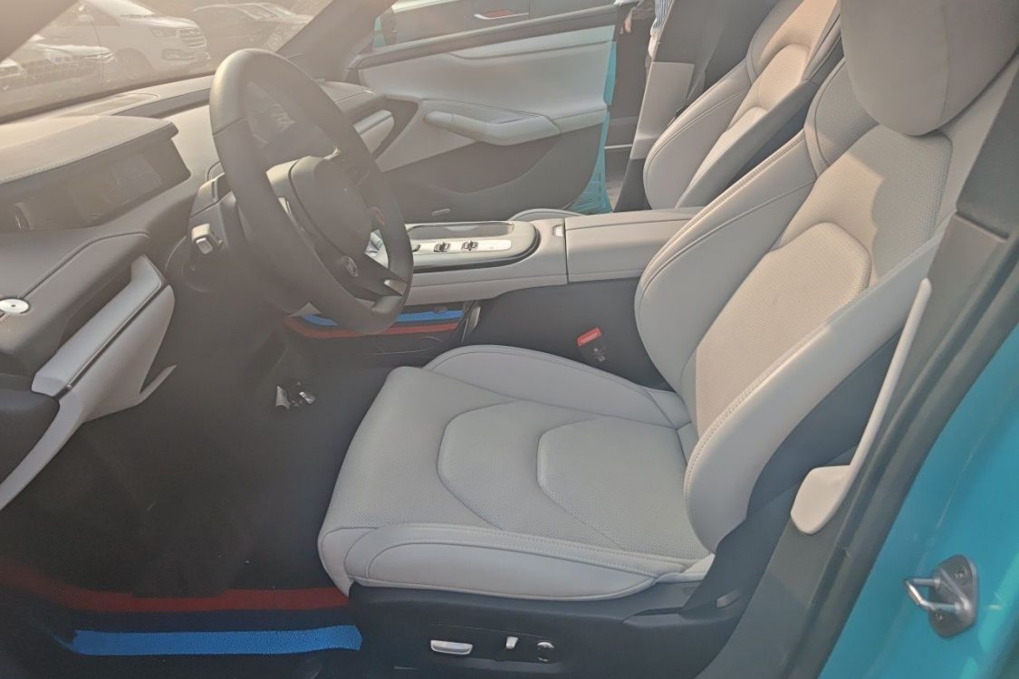 MI SU7 2024 immagine di auto #18