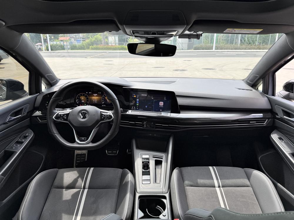Volkswagen Golf 2021 car image #11