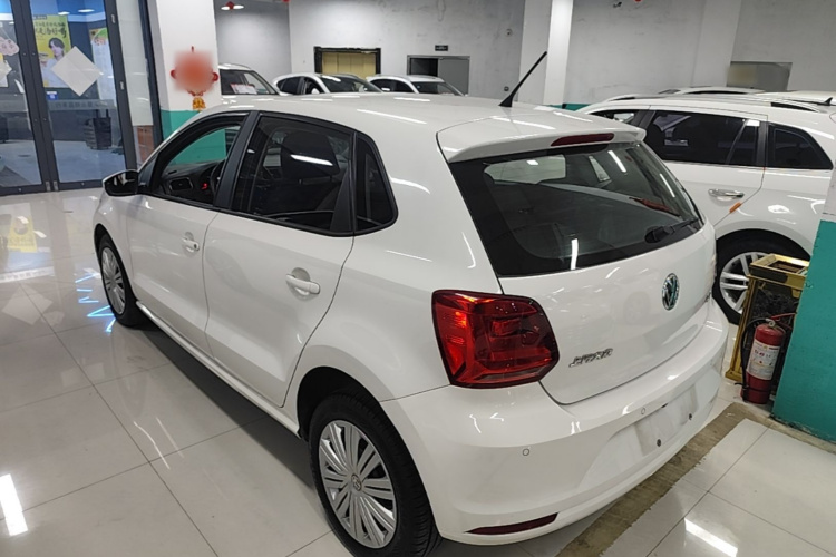 Volkswagen Polo 2018 car image #5