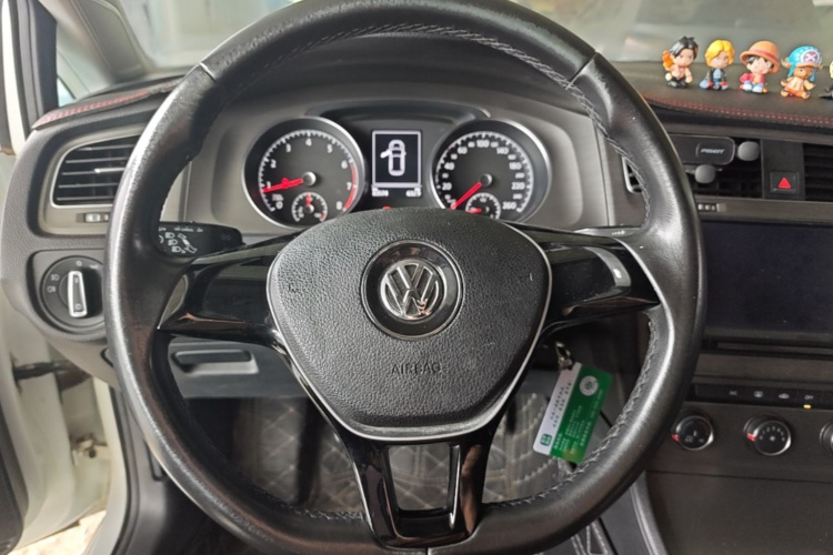 Volkswagen Golf 2016 car image #11