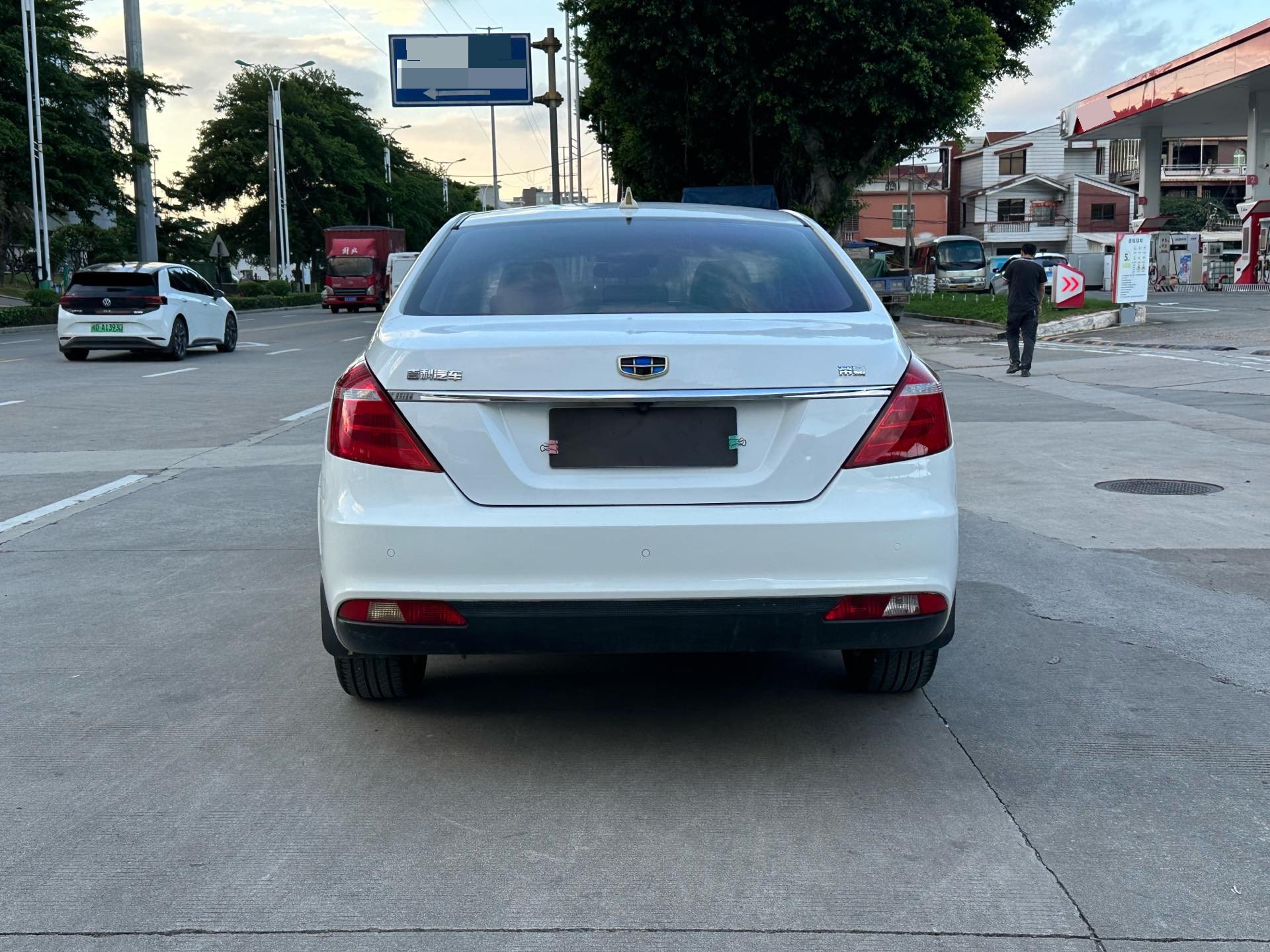 GEELY Emgrand 2017 #8 GEELY Emgrand 2017 car image #8