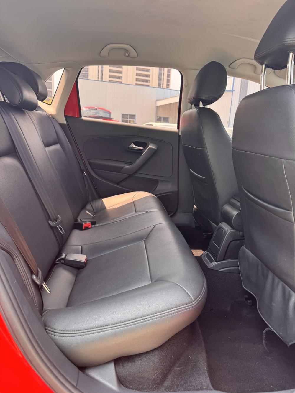 Volkswagen Polo 2014 car image #15