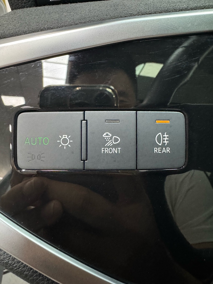 Audi Q3 2022 car image #14