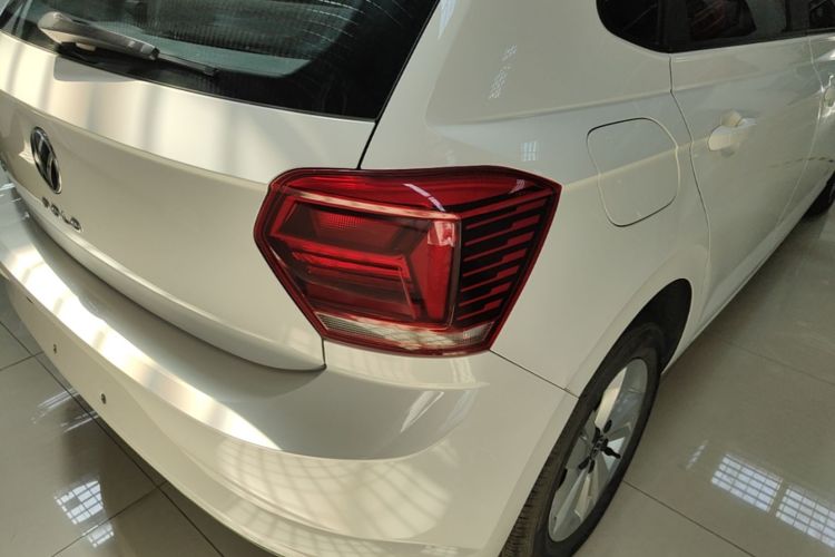 Volkswagen Polo 2022 car image #8