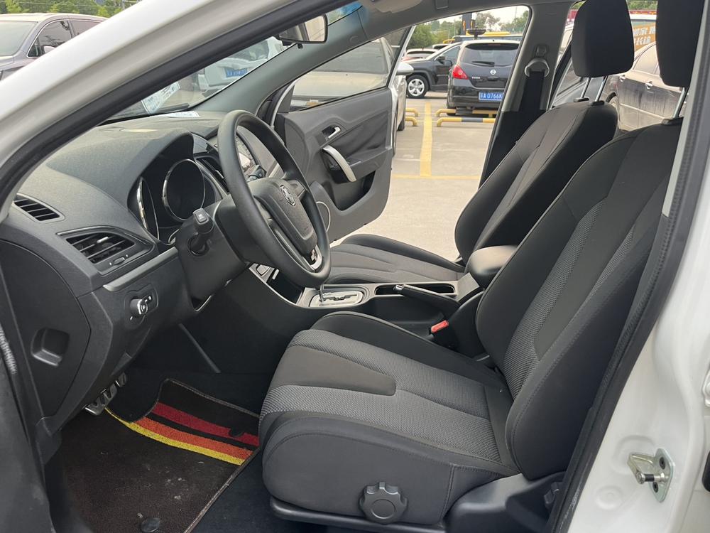 MG 5 2014 immagine di auto #10