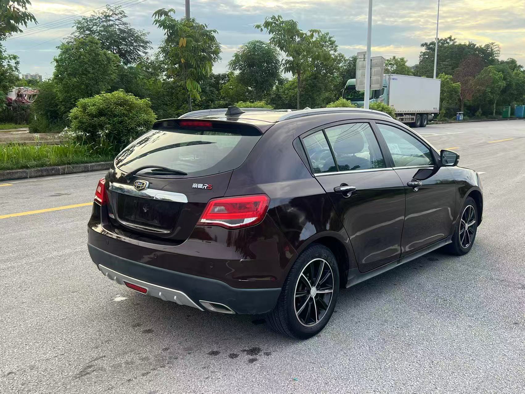 GEELY Emgrand 2017 car image #6