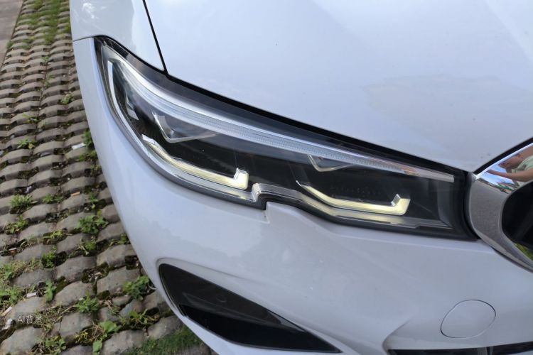 BMW 3 Series 2021 car image #8