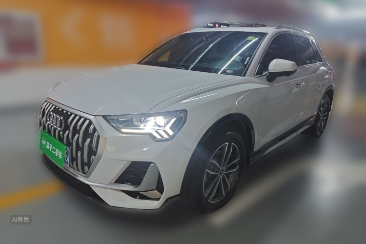 Audi Q3 2024 car image #2
