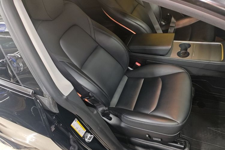 Tesla Model Y 2023 car image #24