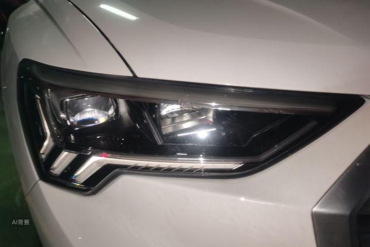 Audi Q3 2021 car image #8