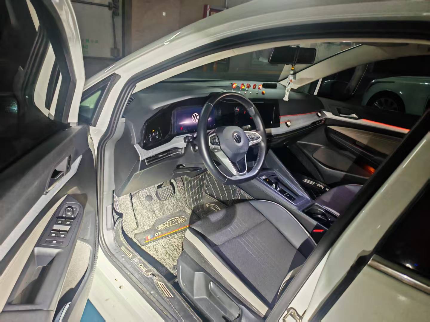 Volkswagen Golf 2022 car image #3
