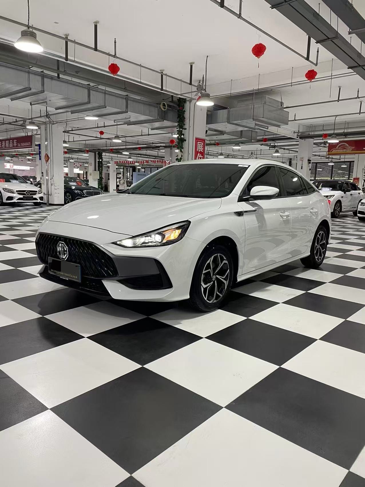 MG 5 2023 immagine di auto 