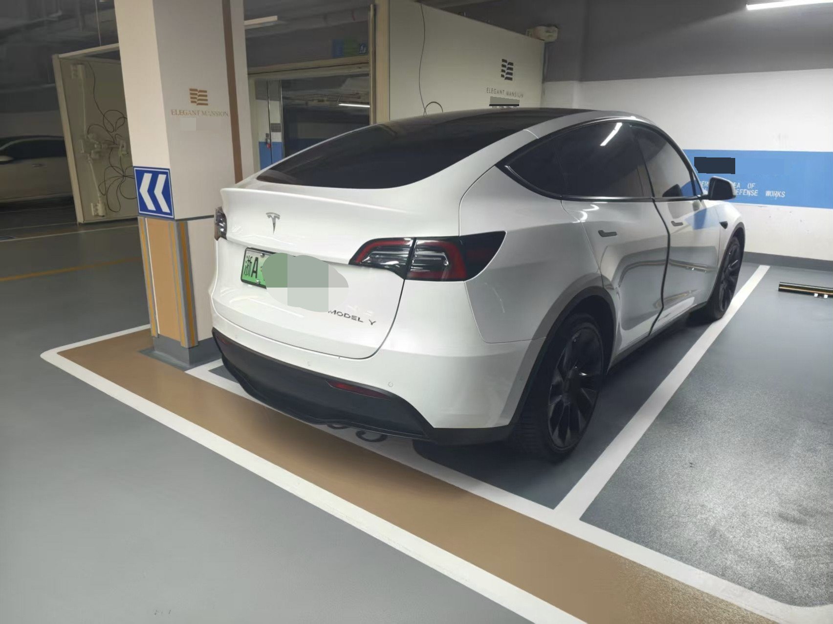 Tesla Model Y 2021 #8 Tesla Model Y 2021 car image #8