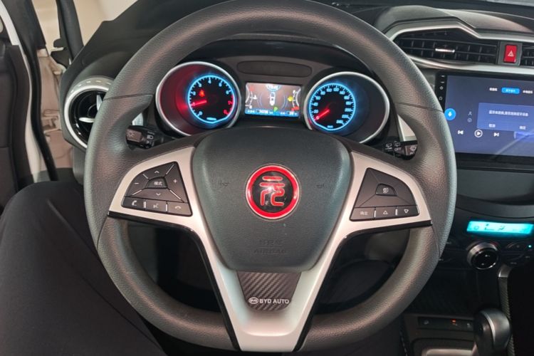 BYD Yuan 2017 #11 BYD Yuan 2017 car image #11
