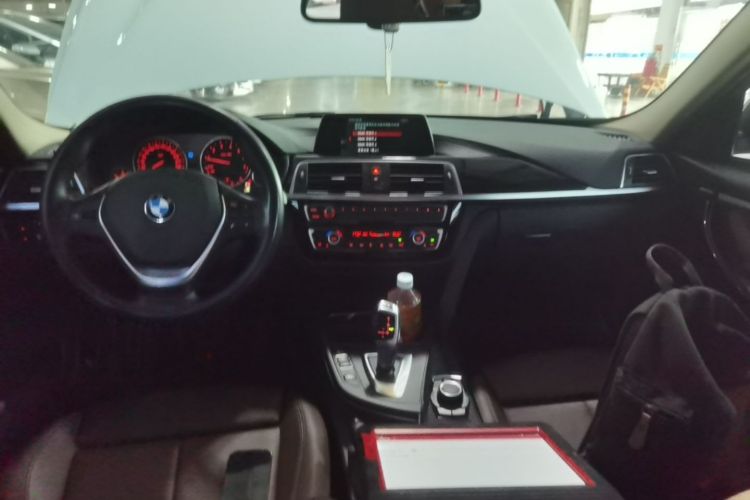 BMW 3 Series 2018 #10 BMW 3 Series 2018 car image #10