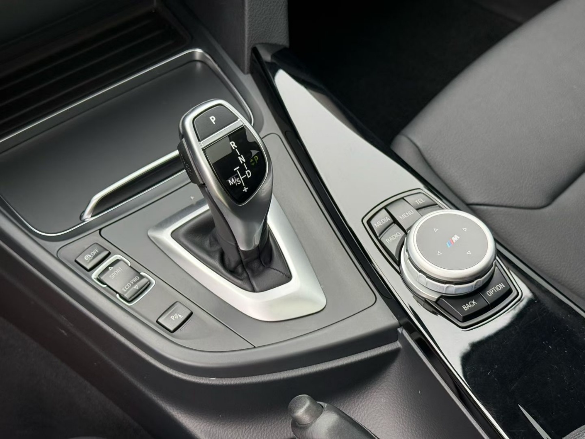 BMW 3 Series 2017 car image #5