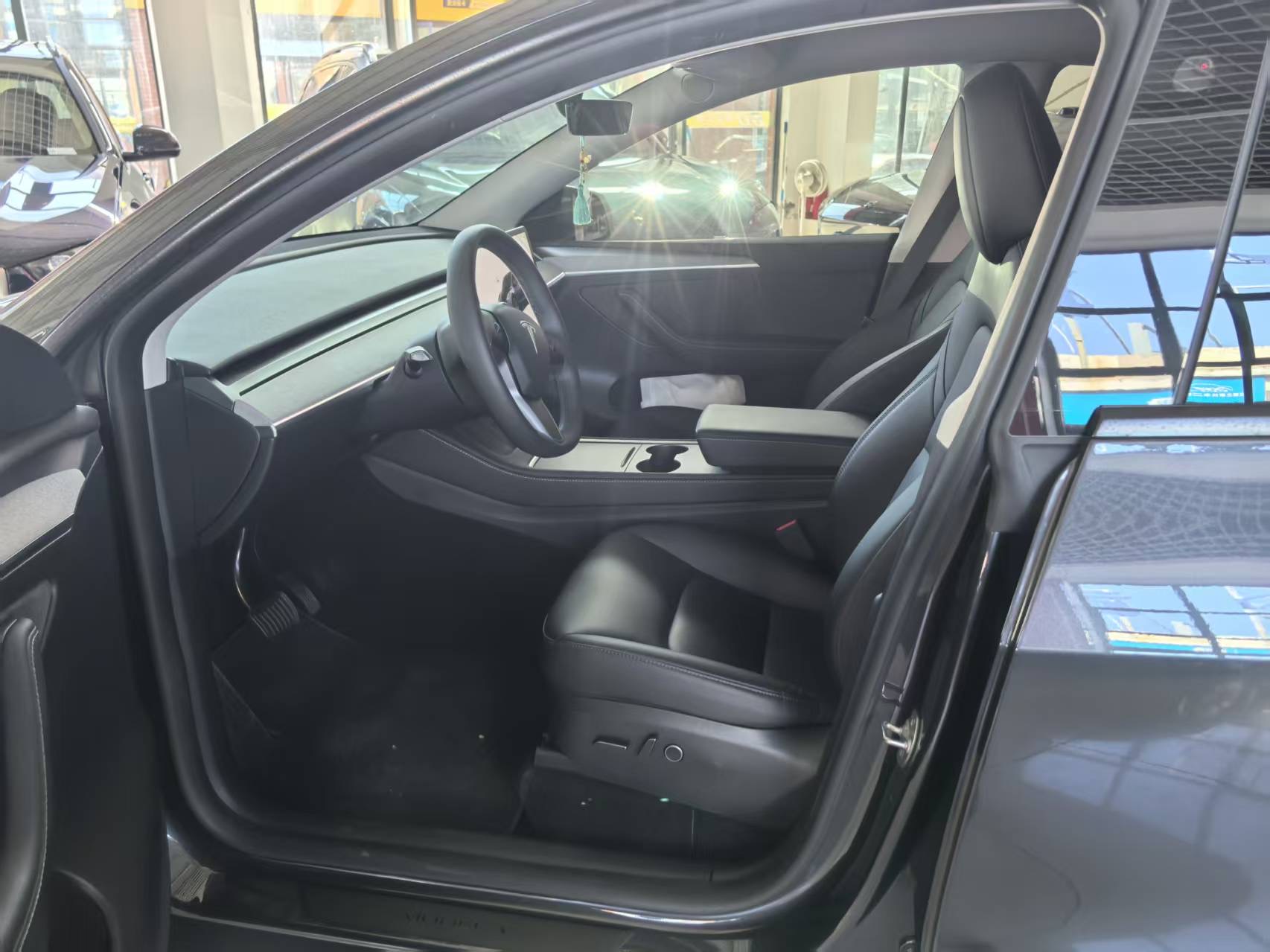 Tesla Model Y 2024 #7 Tesla Model Y 2024 صورة سيارة #7