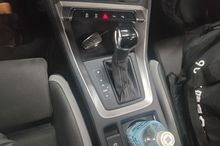 Audi Q3 2023 car image #14