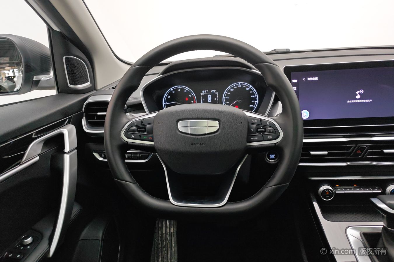 GEELY Coolray 2025 #11 GEELY Coolray 2025 car image #11