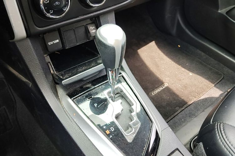 Toyota Corolla 2018 car image #16