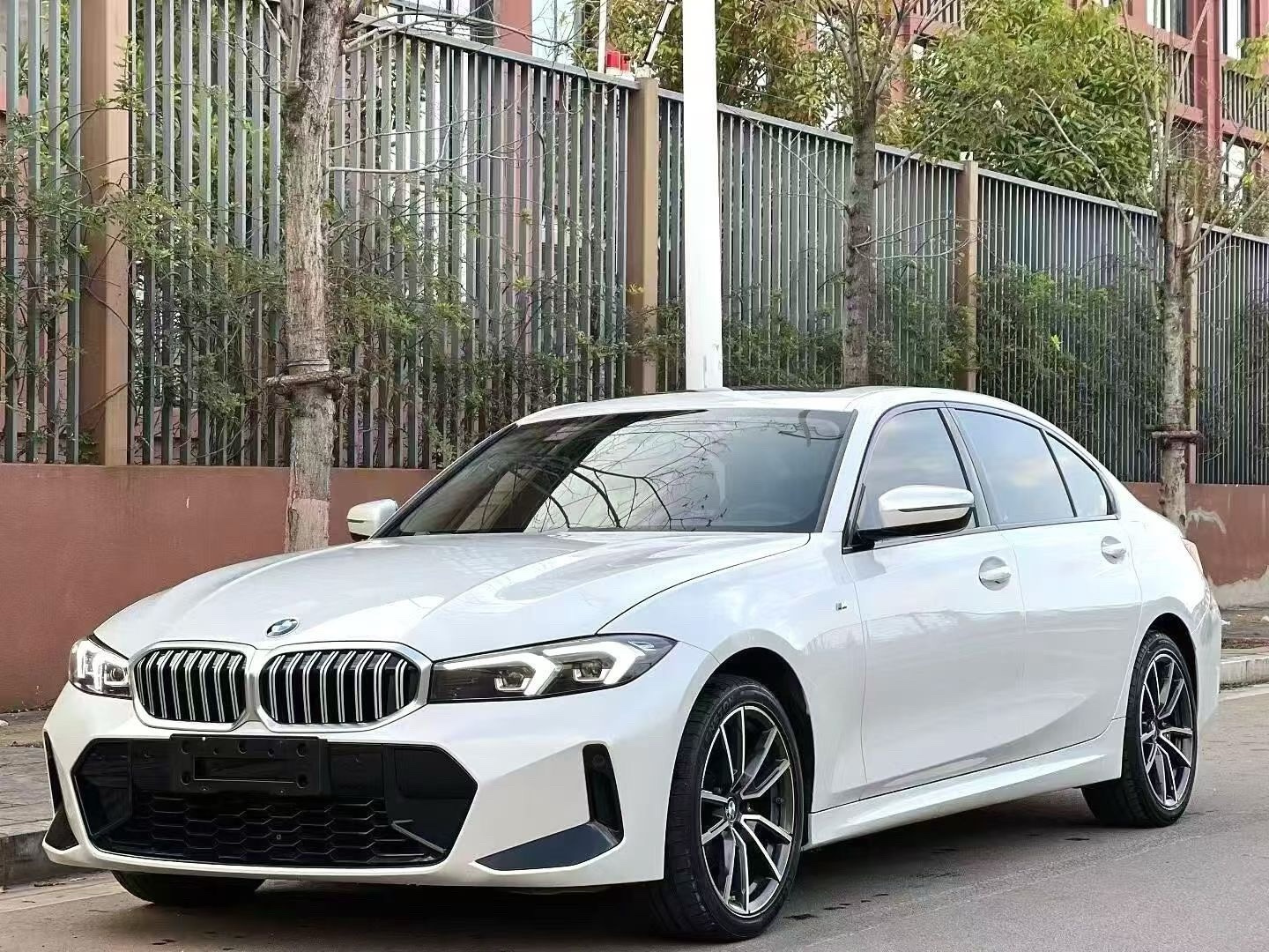 BMW 3 Series 2023 car image 