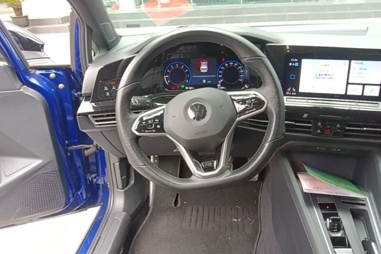 Volkswagen Golf 2021 car image #12