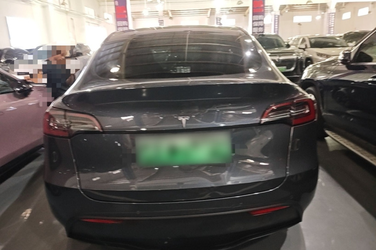 Tesla Model Y 2021 #6 Tesla Model Y 2021 car image #6